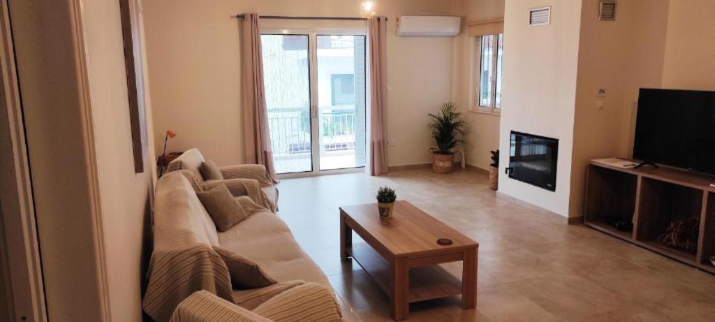 Comfortable Close To The Airport
