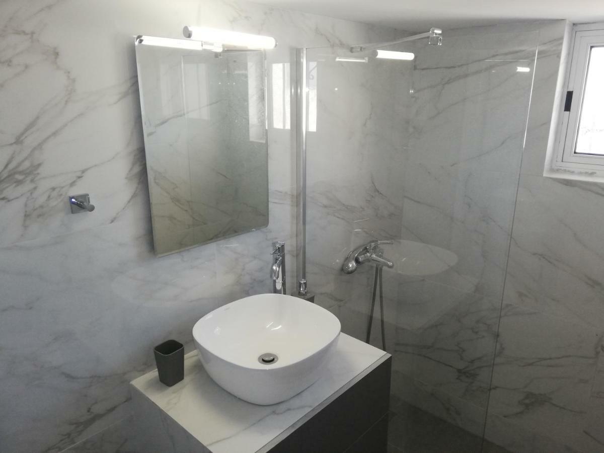 Comfortable Close To The Airport Apartment *